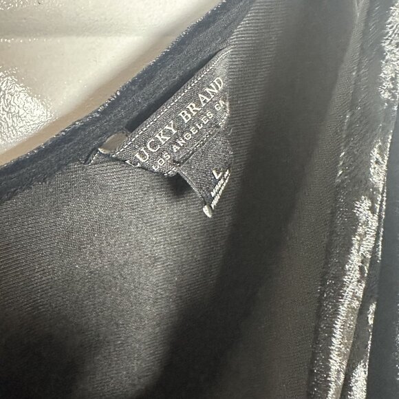 Lucky‎ Brand Black Crushed Velvet Tank in Size Large With Button Detail - Picture 4 of 8